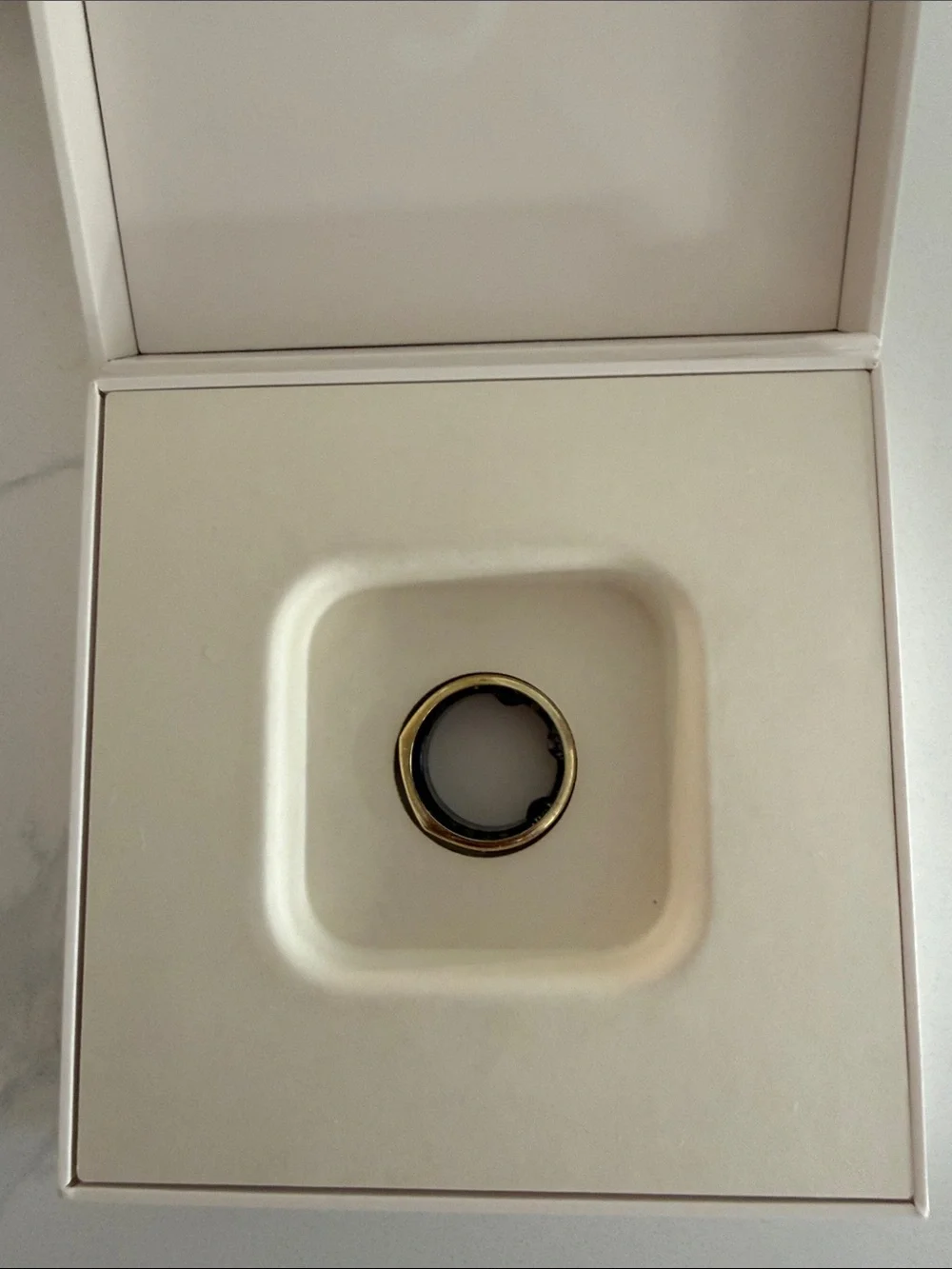 Oura Smart Ring in gold